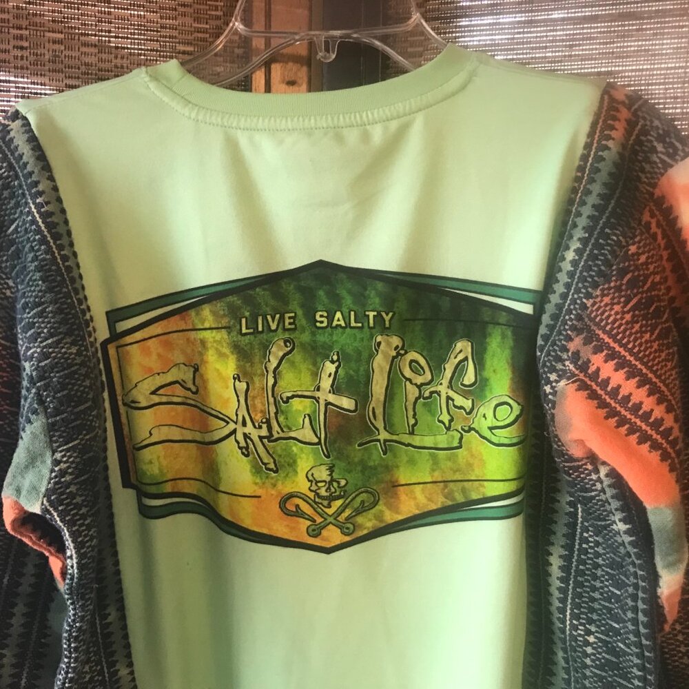Reworked Beachy Tee Shirt, Upcycled Ocean Graphic Sweatshirt Size XS to Small - Picture 11 of 13